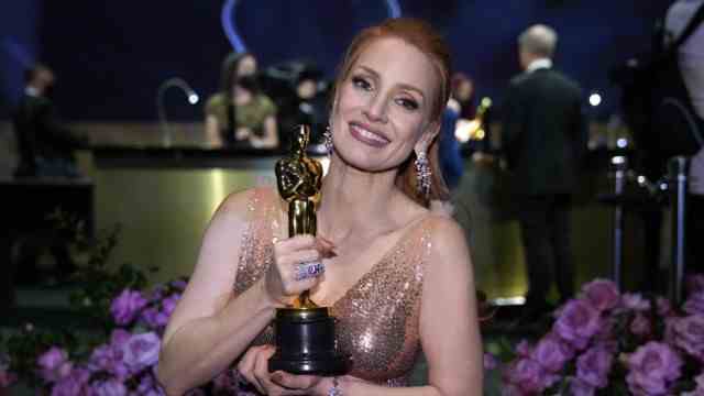 Fashion at the Oscars: Was honored as best actress - and wore a great dress: Jessica Chastain.