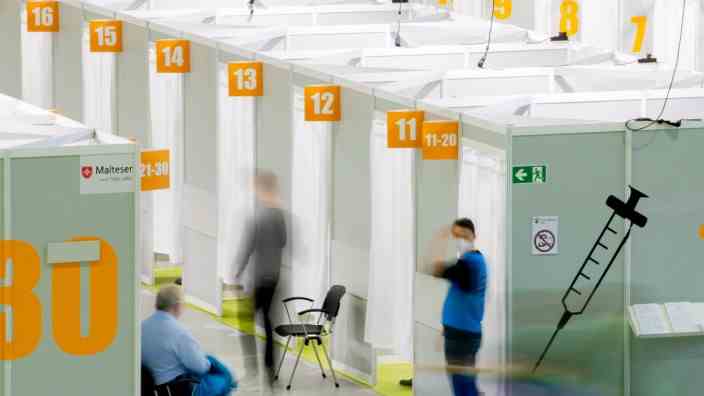 Vaccination centers: Between January 2021 and February 2022, more than 900,000 doses of vaccine were injected into the upper arms in the booths in the Berlin exhibition halls 21 and 22.  To plan the center, a Lego model was first built.