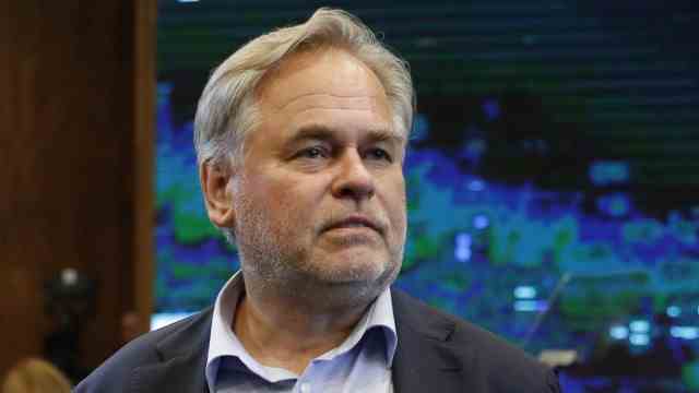 IT security: Founder and CEO Yevgeny Kaspersky is not only a legend in the fight against computer viruses, he also studied technical computer science at a KGB university and worked at a military research institute.  This makes him suspicious in the eyes of his critics.