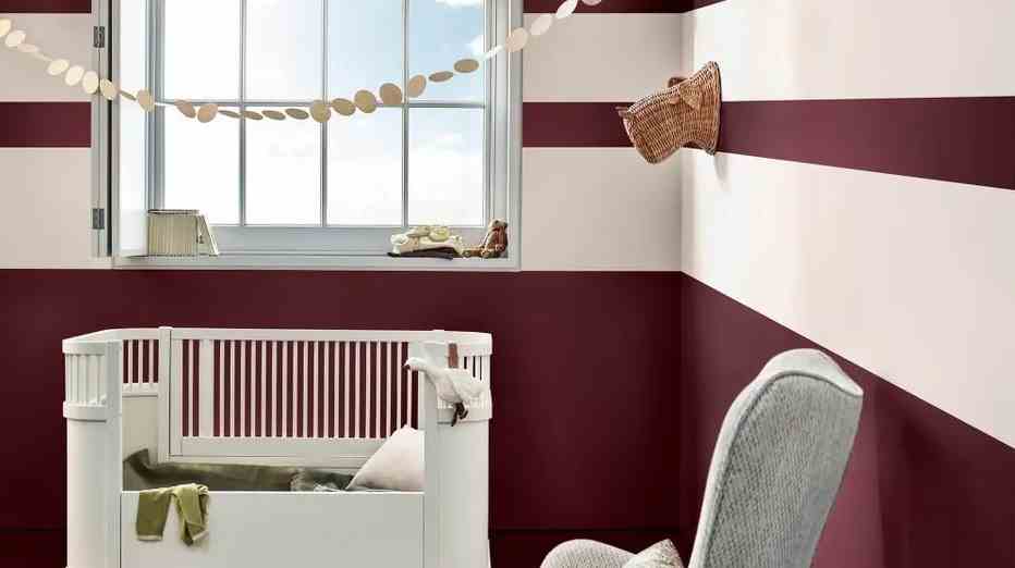 Horizontal Stripes To Restructure The Room 