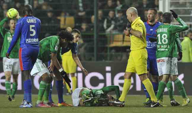 On March 2, 2013, Jérémy Clément suffered a terrible open fracture of the tibia-fibula, after an uncontrolled tackle from Niçois Valentin Eysseric.