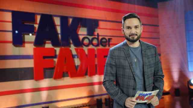 Celebrity tips for Munich and the region: Searching for truth on social media: Sebastian Meinberg in his new entertainment show "fact or fake".