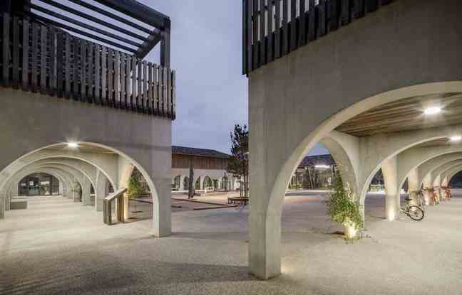 An Alzheimer's Village in Dax used the architecture of the bastide, which the residents know well. 
