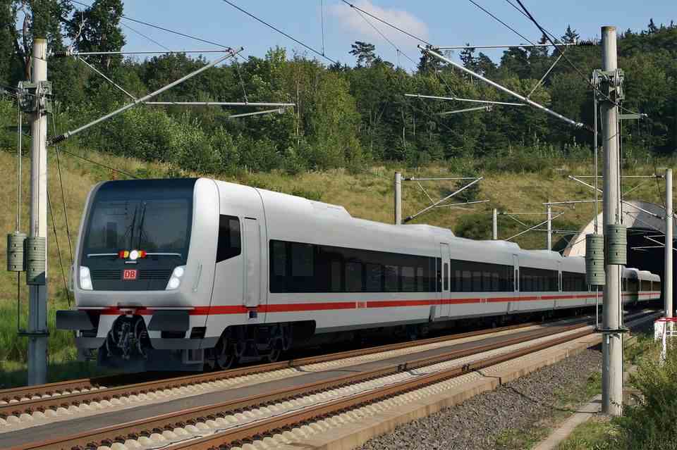 Deutsche Bahn presents the new ECx long-distance train