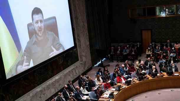 Selenskyj spricht vor dem UN-Sicherheitsrat im Hauptquartier der Vereinten Nationen.  (Quelle: dpa/John Minchillo)