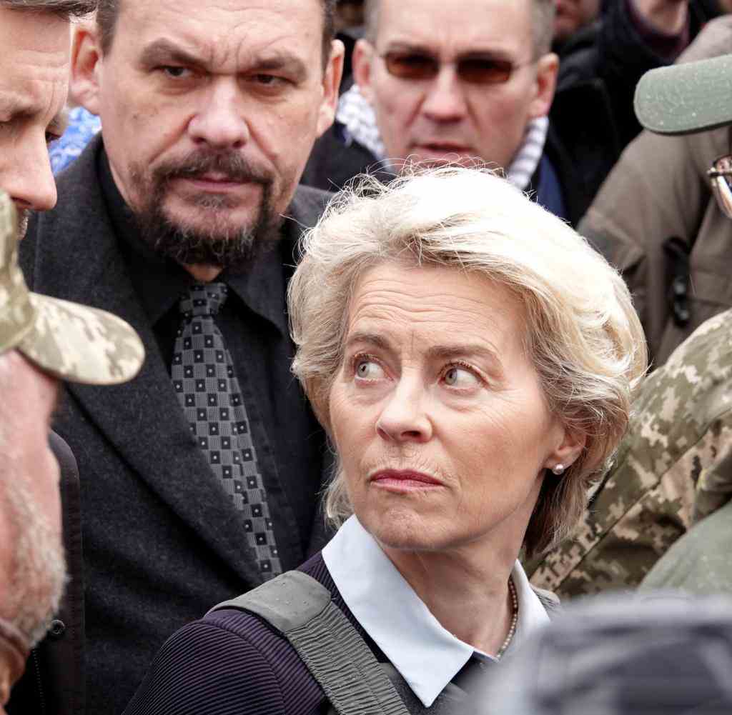 Ukraine, Butscha: Ursula von der Leyen kam mit schusssicherer Weste