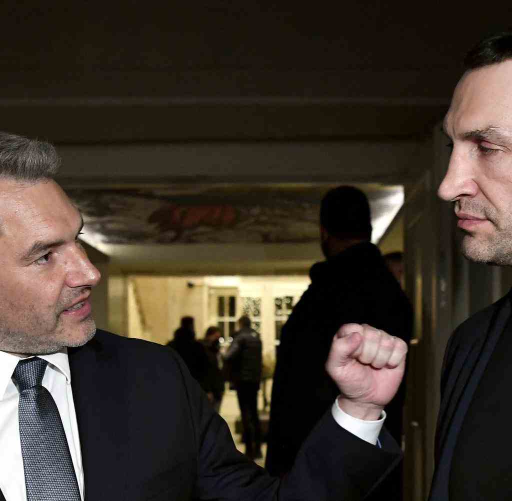 Traf jüngst schon Wladimir Klitschko (rechts): Karl Nehammer