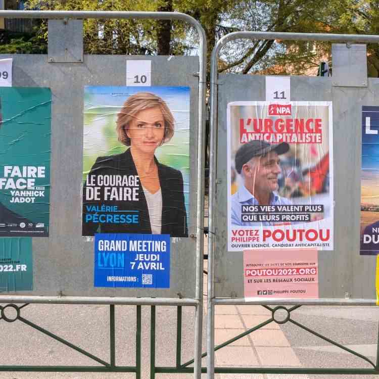 Des panneaux avec les affiches électorales à Valence (Rhône), le 28 mars 2022. (NICOLAS GUYONNET / HANS LUCAS / AFP)