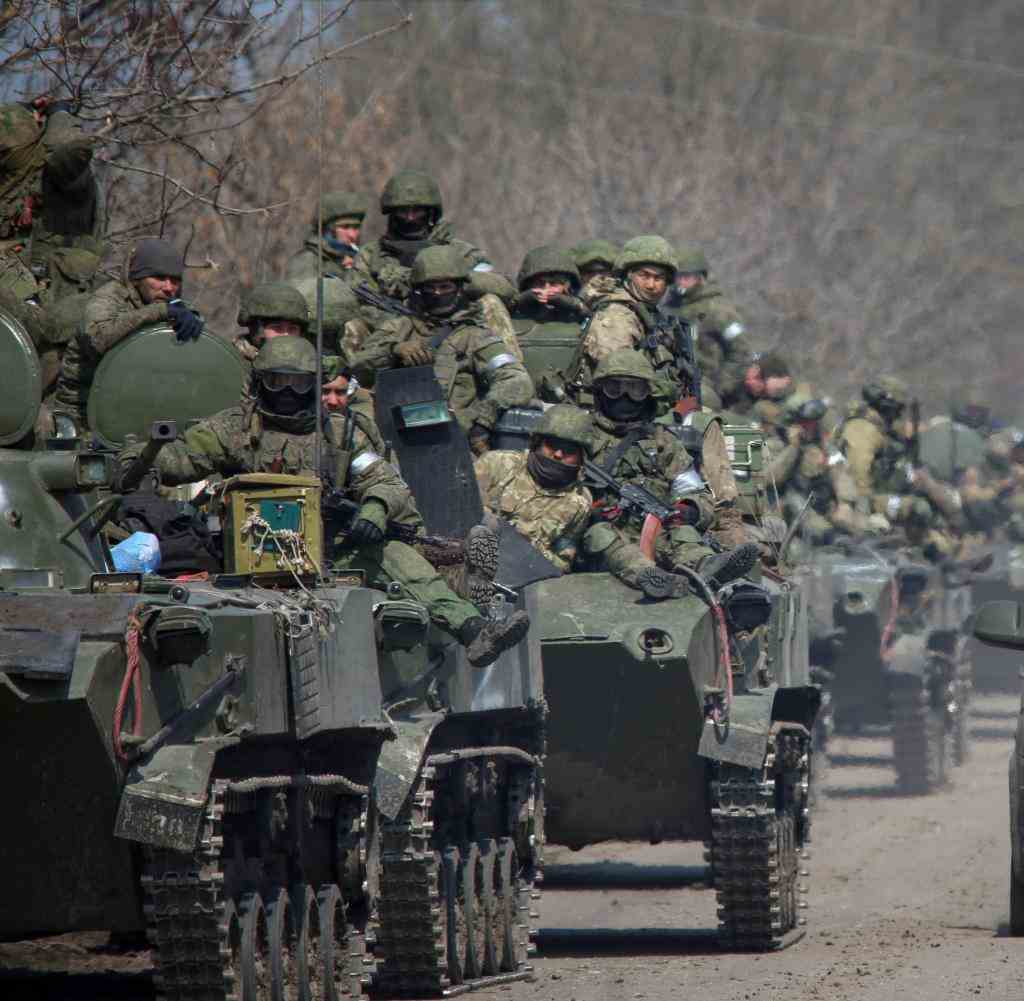 Pro-Russian troops on the way to Mariupol