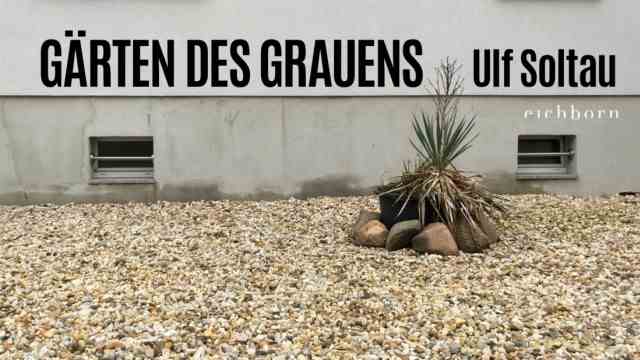 Freizeit in München: Palmlilie im Mörtelkübel auf hellem Schotter: In seinem Buch "Garten des Grauens" hat der Biologe Ulf Soltau die erstaunlichsten Exemplare eines absonderlichen Trends zusammengetragen.