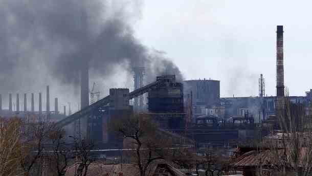 Das Stahlwerk Azovstal: In der Anlage suchten viele Zivilisten Schutz vor den Gefechten und Raketenangriffen in Mariupol. (Quelle: Reuters/Alexander Ermochenko)