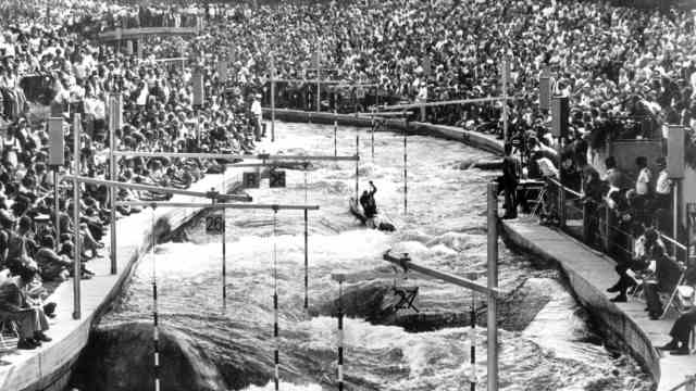 Augsburg: Thousands of spectators lined the artificial white water canal in Augsburg at the 1972 Olympic Games.  At that time, the canoe competitions had been outsourced from Munich to the Swabian metropolis.