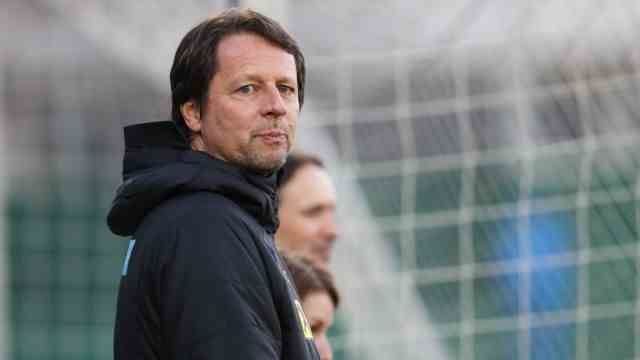 Austria's coach search: Looking from Mödling to New York: Austria's sports director Peter Schöttel has to find a new national football coach.
