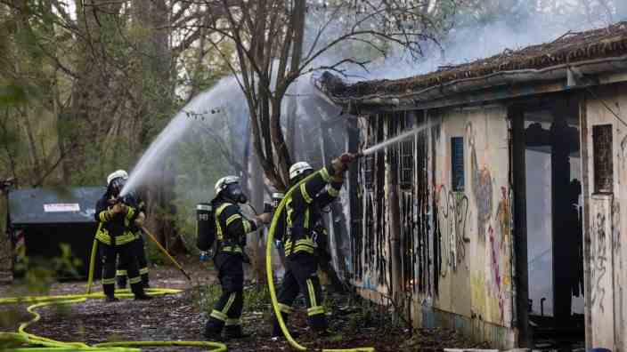 Gut Roggenstein: The former pigsty of Gut Roggenstein was partially burned out on Friday evening.