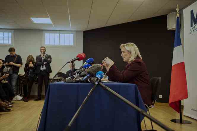 Marine Le Pen, candidate of the National Rally for the presidential election, during a press conference, in Vernon (Eure), April 12, 2022.