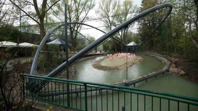 Tierpark Hellabrunn: The animals are protected from foxes and falling branches by a fence.
