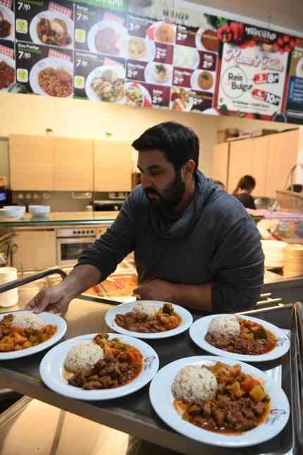 Ramadan in Munich: Chef Ahmet Malak in his kitchen.