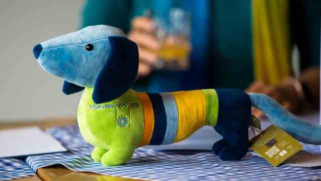 Olympic Park: Olympic mascot Waldi celebrates on "Dachshund Day" his comeback on Easter Monday.