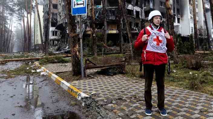 Red Cross: ICRC staff in Irpin in April. "Humanitarian aid is never enough in relation to needs"says Cordula Droege.
