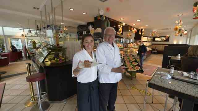 SZ series "Have a nice breakfast around Munich": Michaela Lang and her father Rudolf run the cafe series together.