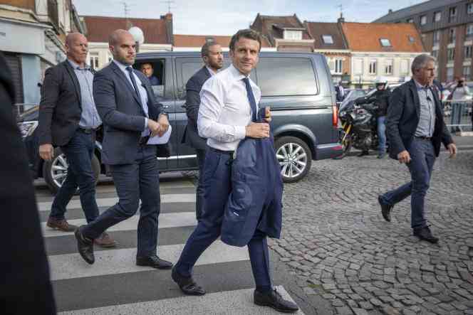 Emmanuel Macron campaigning in Carvin (Pas-de-Calais), Monday April 11, 2022.