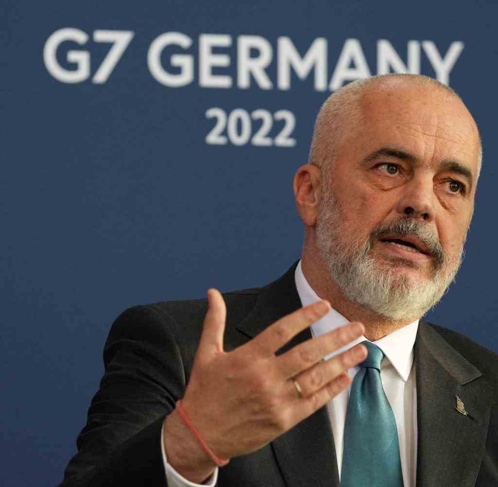 German Chancellor Olaf Scholz and Albanian Premier Edi Rama hold a news conference after talks in Berlin, April 11, 2022. Soeren Stache/Pool via REUTERS