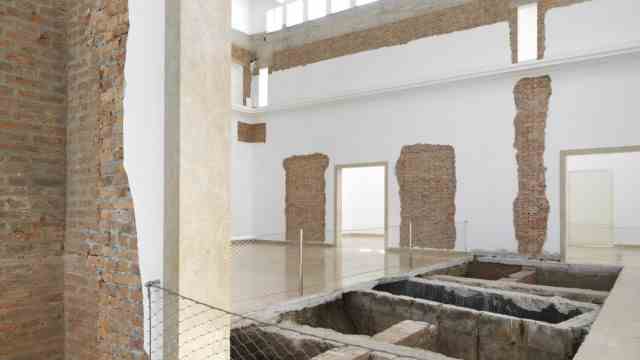 Biennale in Venice: The German pavilion, once remodeled during the Nazi era, serves as an archaeological and sociological search for clues at the Venice Biennale.