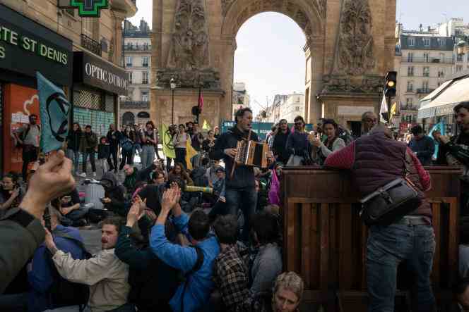 Activists from the Extinction Rebellion movement, rue de Faubourg Saint-Denis, in Paris, April 16, 2022.