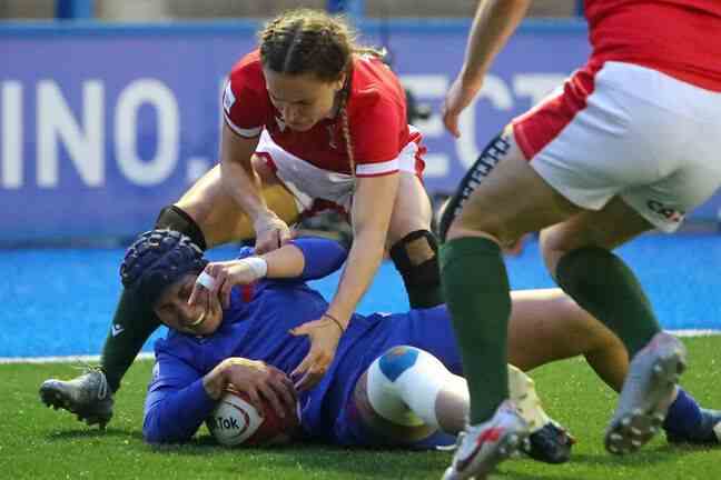 Caroline Boujard scored a try during Wales-France on April 22, 2022 at Arms Park in Cardiff.