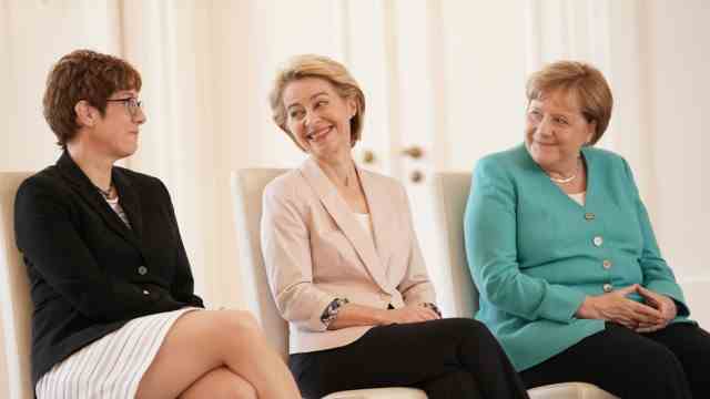 Women in the CDU: A picture from the old days: The then Defense Minister Annegret Kramp-Karrenbauer, the newly elected EU Commission President Ursula von der Leyen and Chancellor Angela Merkel in 2019 in Bellevue Palace.