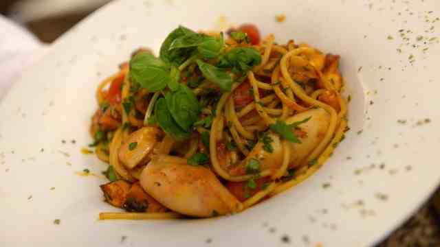 Antica Osteria: Large portion with lots of content: the Spaghetti Frutti di Mare.