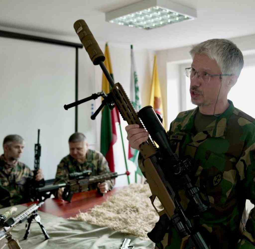 Verlassen sich nicht allein auf die Nato-Verbündeten: Die Mitglieder der „Schützenunion“ kaufen sich ihre Waffen selbst