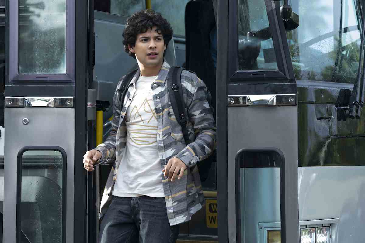 At the season 5 premiere of Cobra Kai, Miguel (Xolo Mariduena) gets off the bus in Mexico