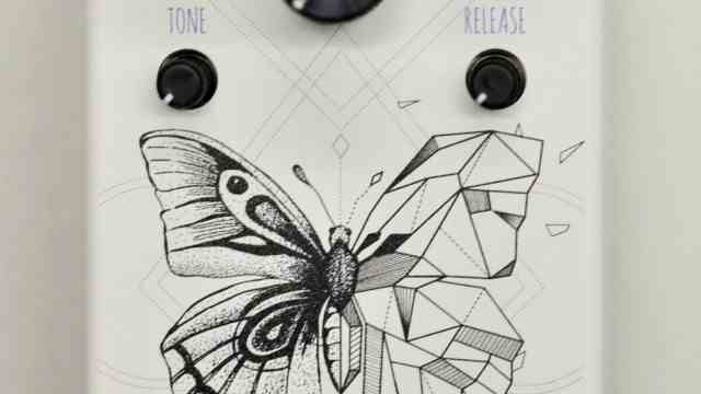 Guitar effects: Extravagantly designed: Compressor with a butterfly motif.