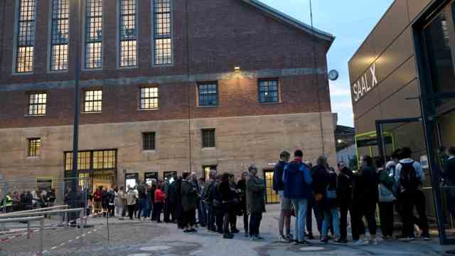 "Long Night of Music": Not only the Long Night of Music, but also that of the long queues: people not only had to wait in front of the Gasteig HP 8 to be admitted.