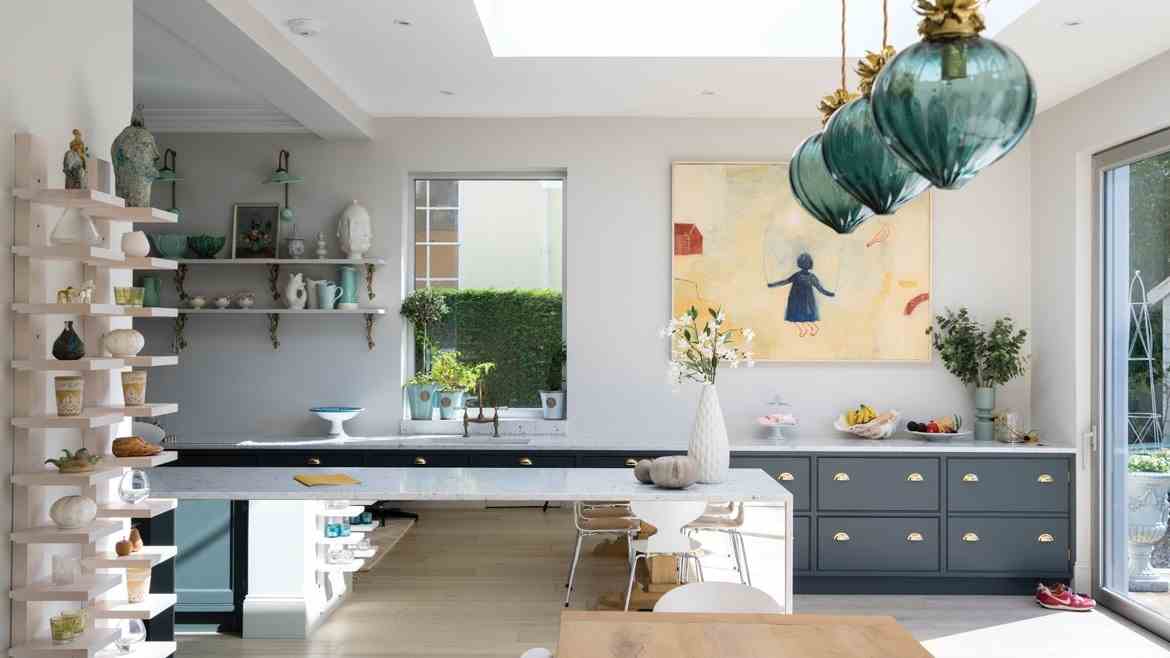 Turn Kitchen Into Art Gallery 