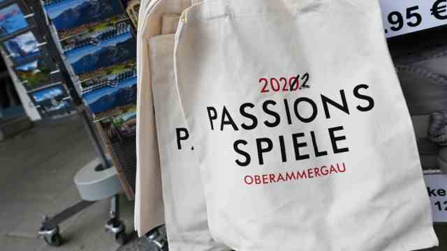 Passion Play in Oberammergau: Merchandising in Oberammergau: Every visitor can take a souvenir of the Passion Play home with them.