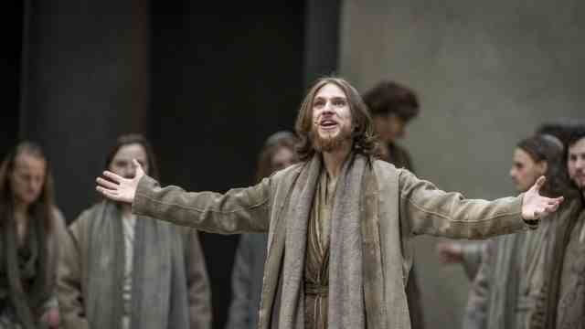Passion Play Oberammergau: Cengiz Görür as Judas is the focus of attention.