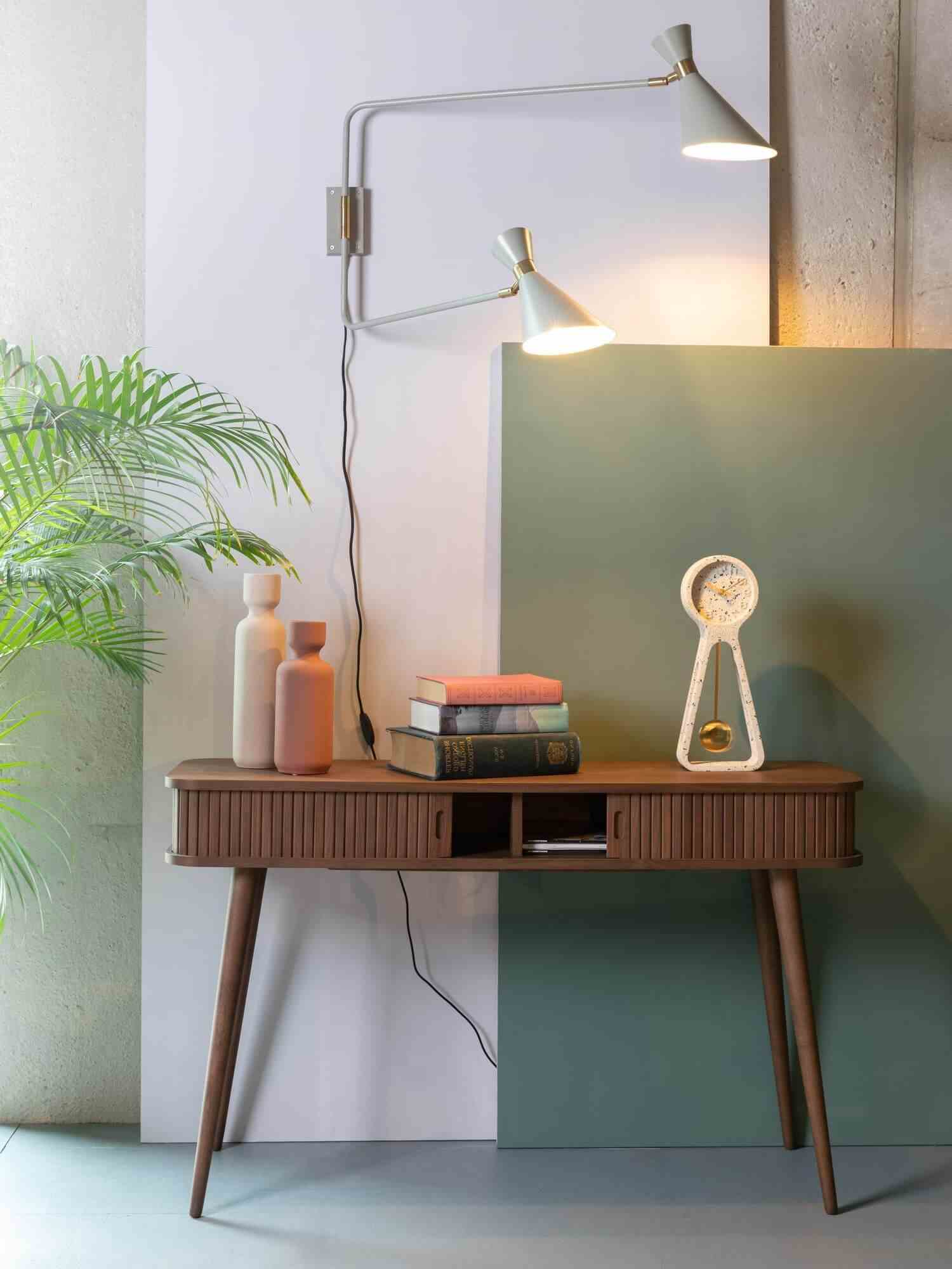 Retro Wooden Console With Barber Storage – 