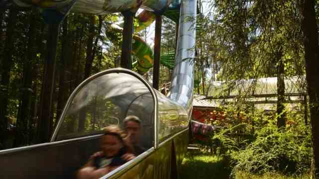Behind the scenes of an amusement park: Of course there are also slides in the fairytale forest.