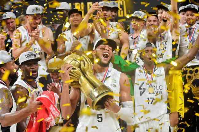 On June 25, 2019, Adreian Payne had lifted the title of champion of France in front of the public of the Astroballe.