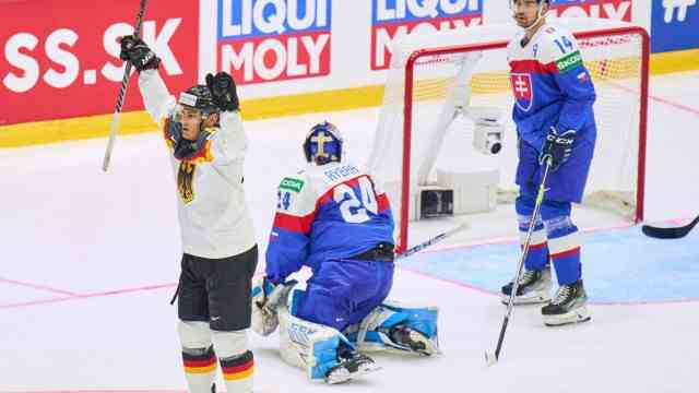 Germany wins at the Ice Hockey World Championships: Goal number two: Leo Pföderl scores and lays the foundation for victory over Slovakia.