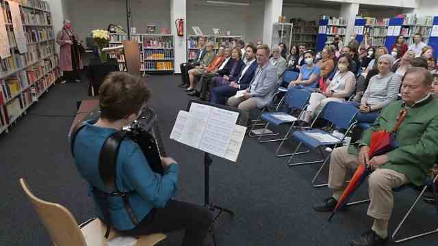Premiere in Haar: to welcome the premiere guests there was music and short speeches in the library of the high school.