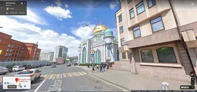This is the Moscow mosque and not the streets of Paris