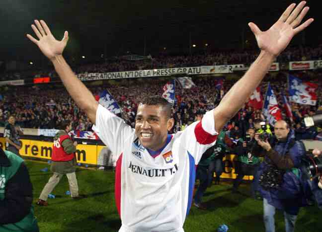 Then the Lyon team's attacking leader in 2001-2002, Sonny Anderson was instrumental in beating RC Lens at the end of the final sprint.