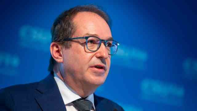 Transport policy: Alexander Dobrindt (CSU), as Federal Minister of Transport at the time, released the construction of the Oberau Tunnel again a few days before the 2017 federal elections.