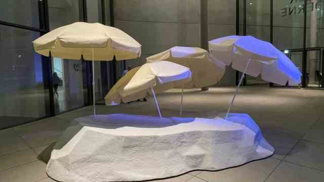 column "That's nice": The installation "parasol" by Ayzit Bostan in the Pinakothek der Moderne.