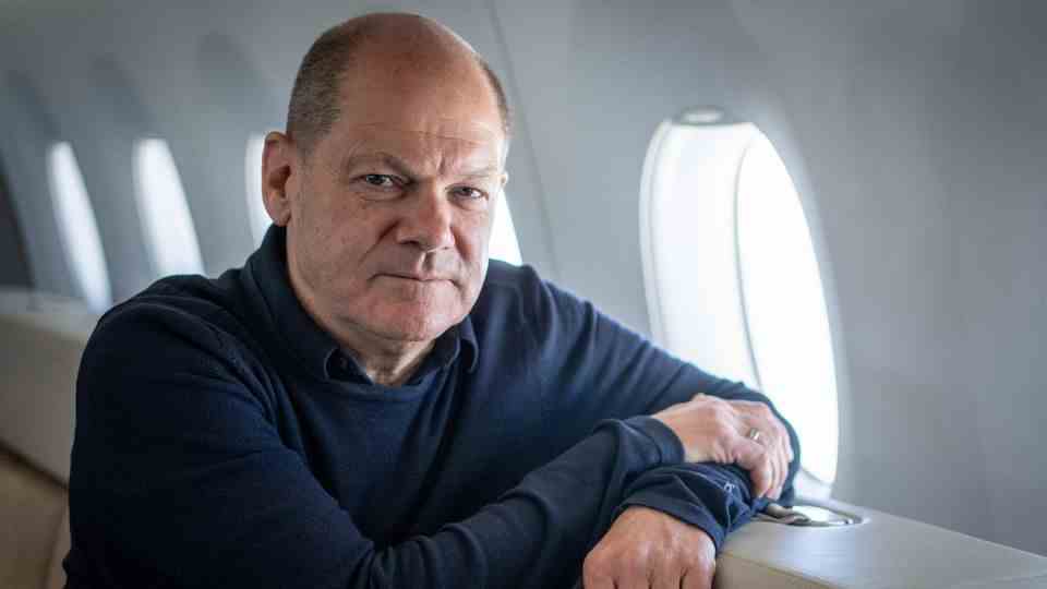 Chancellor Olaf Scholz in the Luftwaffe Airbus A350 on the way back from Tokyo to the military part of BER Airport