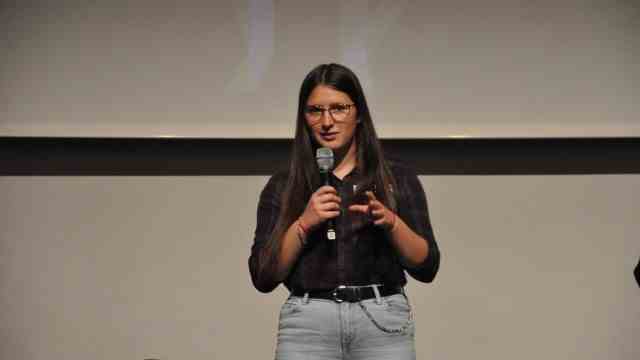 Education: Andreia Pascaluta, 16, has been living in a group home for two years.  That's nothing bad, she says to the audience. "It's also a way to develop yourself."