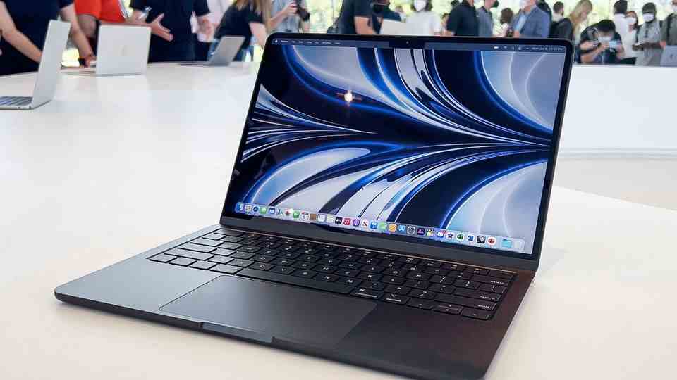 Apple introduces the new MacBook Air